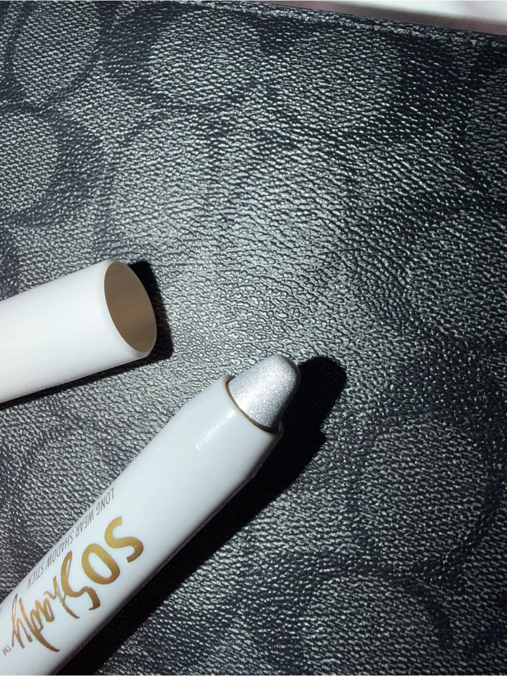 Long wear Silver Shimmery Eye Shadow Stick - platinum